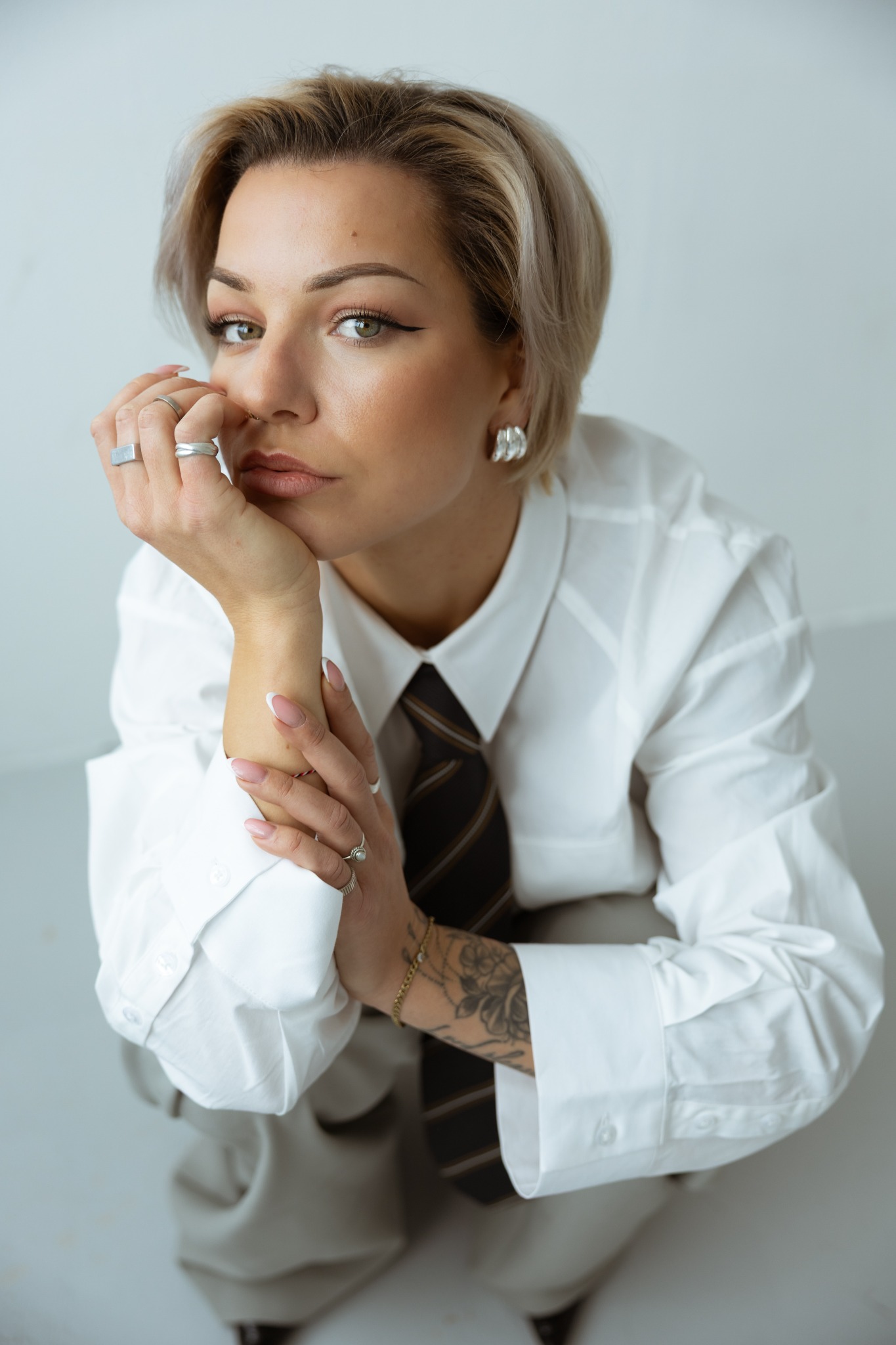Nahes Businessportrait in natürlichem Licht